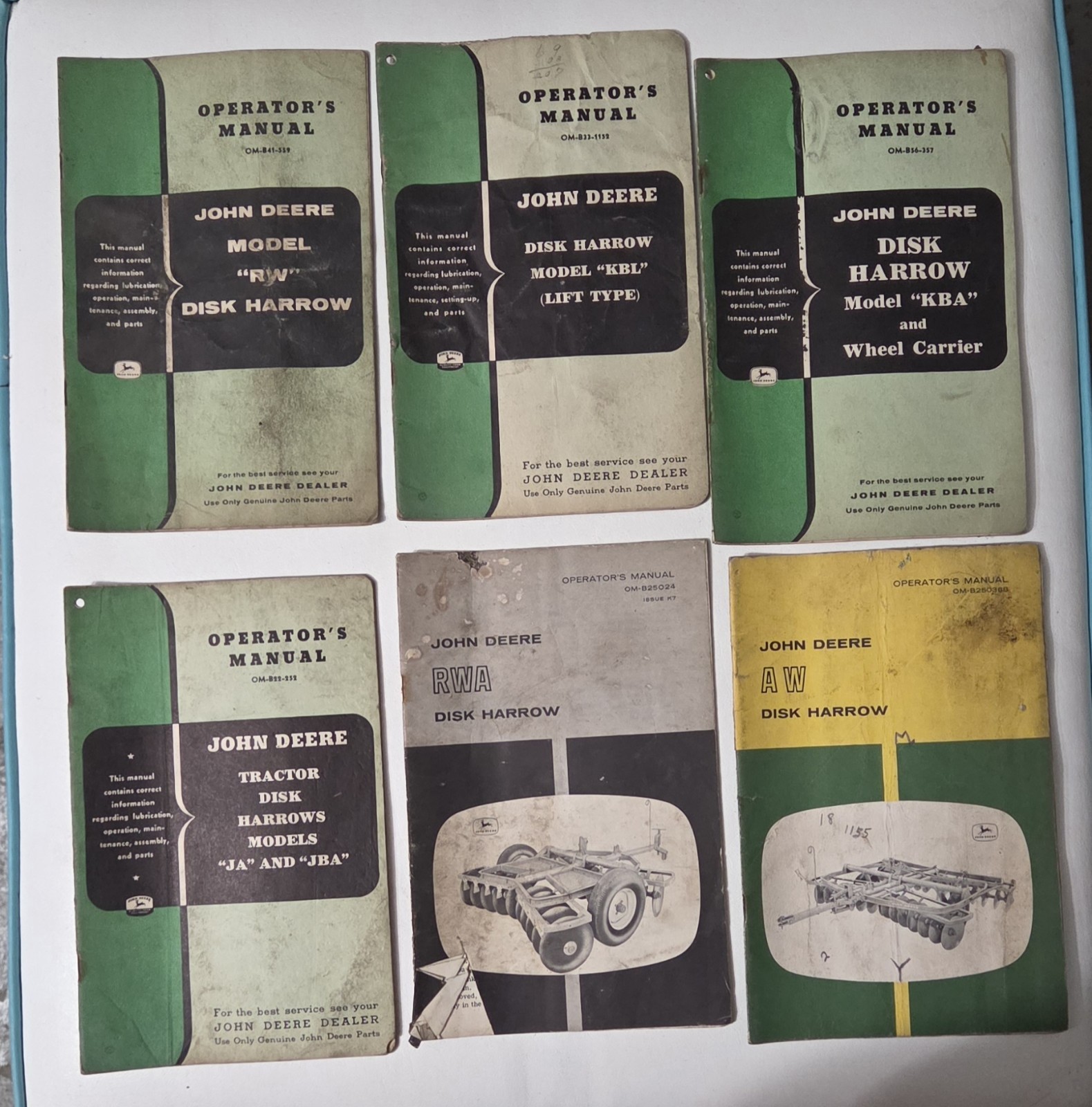 HUGE Lot of 100+  Vintage John Deer Tractor Farm Implement Manuals