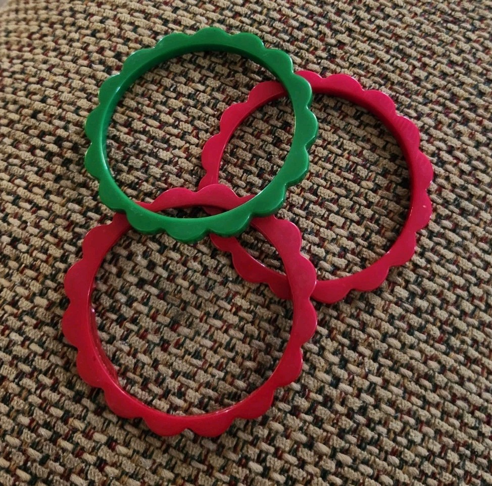Vintage Stack Of 3 Geometric Bakelite Bracelets Red And Green
