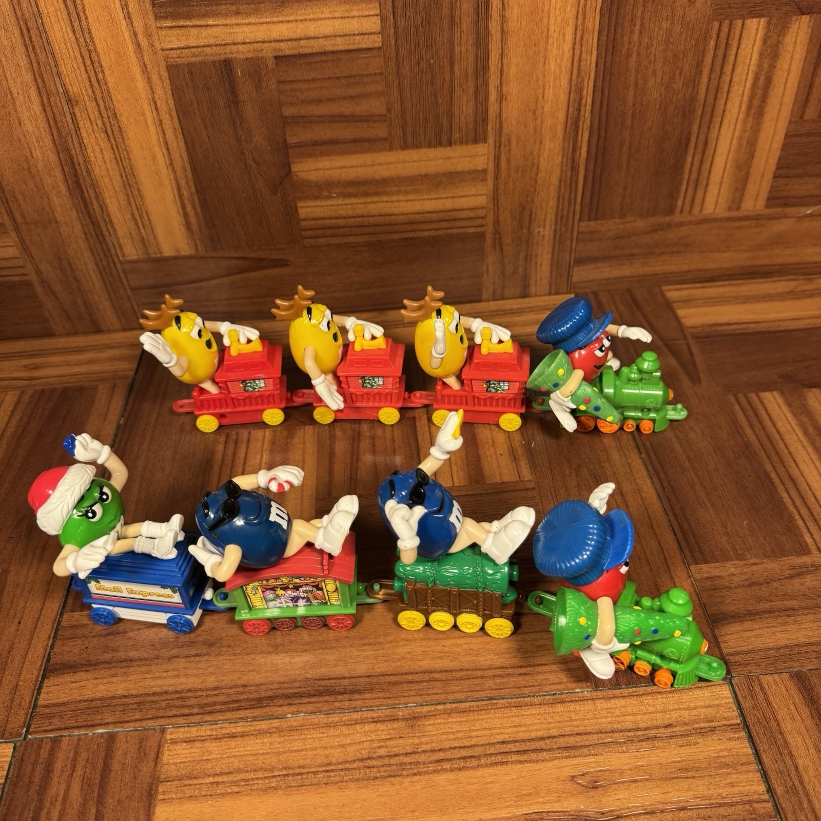 Vintage M&M’s Christmas Train Set of 8 Vintage M&M’s Christmas Train Set of 8