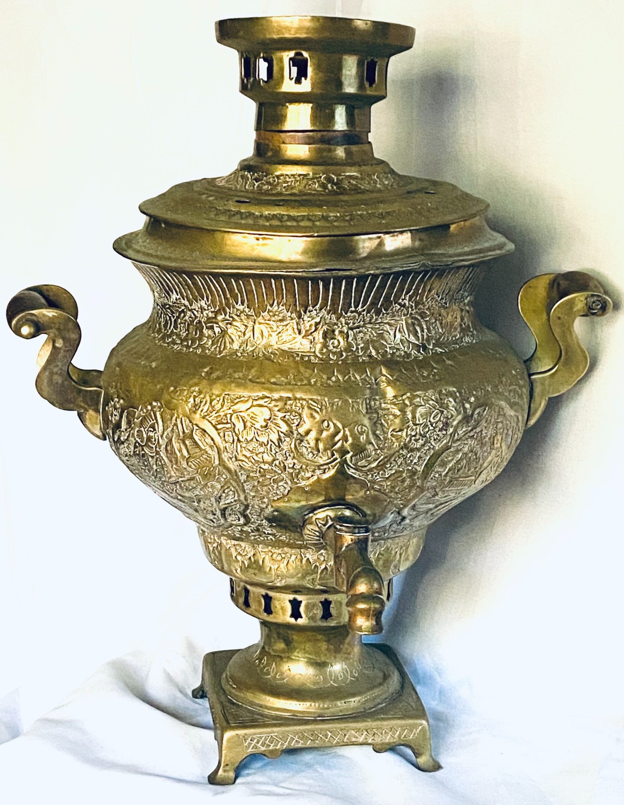 ANTIQUE OTTOMAN TURKISH PERSIAN ETCHED BRASS SAMOVAR TEAPOT FOR DECOR ONLY ANTIQUE OTTOMAN TURKISH PERSIAN ETCHED BRASS SAMOVAR TEAPOT FOR DECOR ONLY