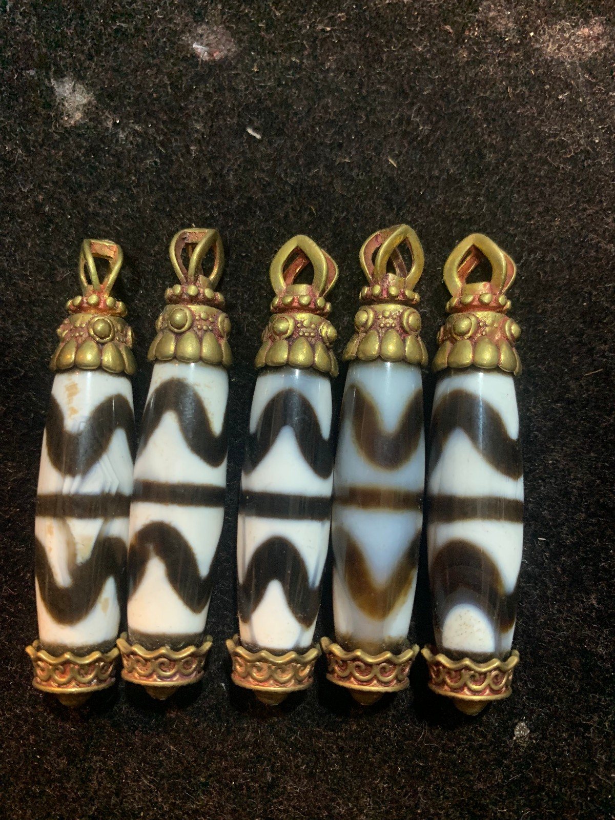 5Pcs WOW Tibetan Brass Inlay Old Agate Dzi *Tiger Teeth* Bead Pendants 5Pcs WOW Tibetan Brass Inlay Old Agate Dzi *Tiger Teeth* Bead Pendants