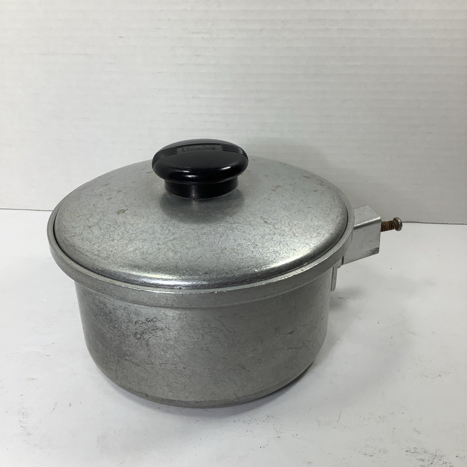 Vintage Kitchen Craft Cast Aluminum 1.5 Qt Saucepan Lid 2271-1/2 No Handle Vintage Kitchen Craft Cast Aluminum 1.5 Qt Saucepan Lid 2271-1/2 No Handle