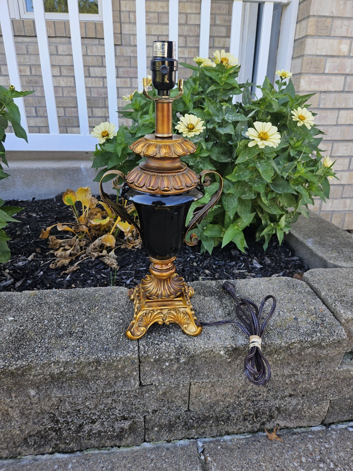 Vintage Mid Century Hollywood Regency Chalkware Urn Lamp Black Gold Neoclassical Vintage Mid Century Hollywood Regency Chalkware Urn Lamp Black Gold Neoclassical