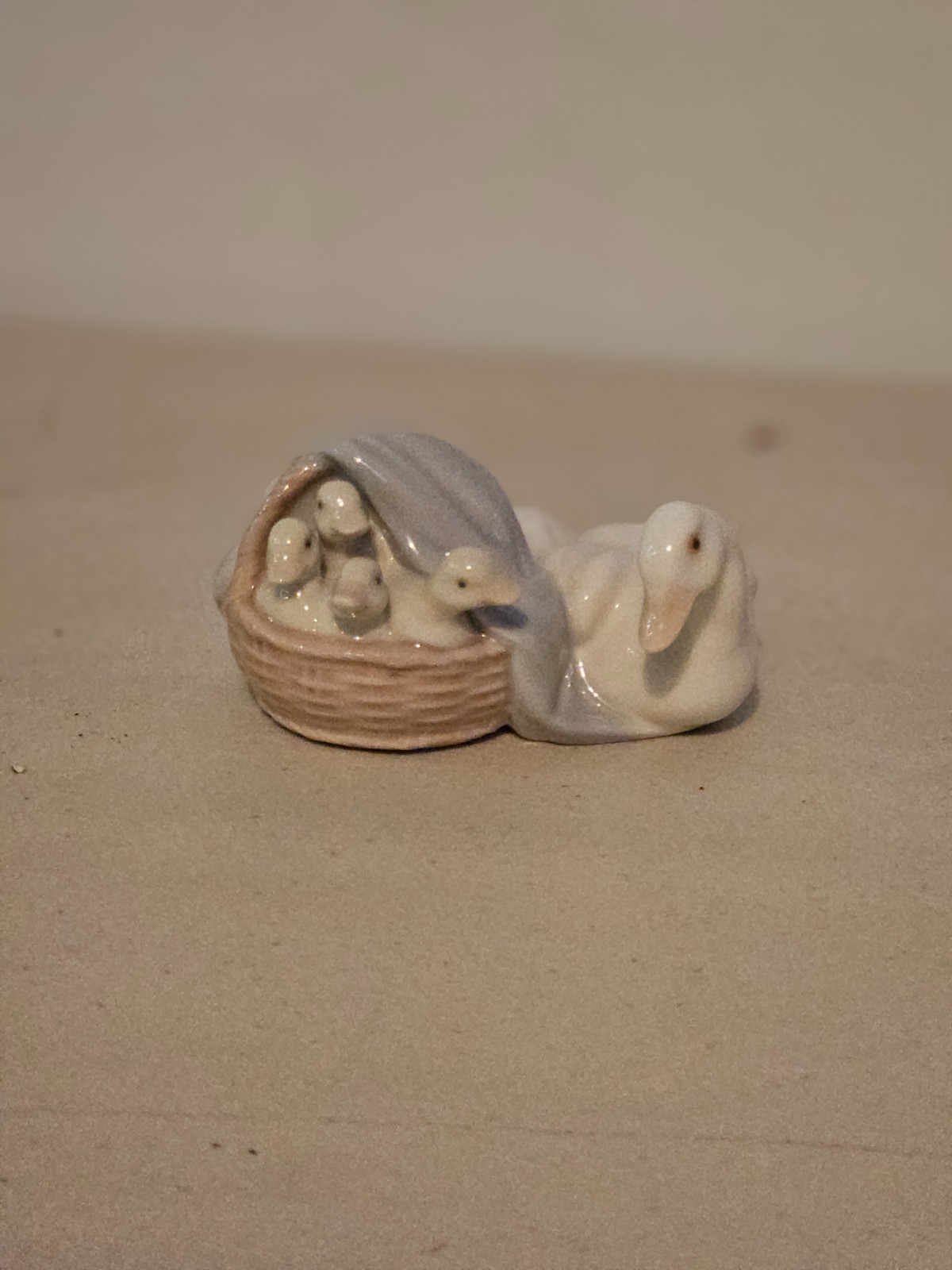 Vintage Lladro Ducklings with Mother Duck Porcelain Figurine 4895 Retired Small Vintage Lladro Ducklings with Mother Duck Porcelain Figurine 4895 Retired Small