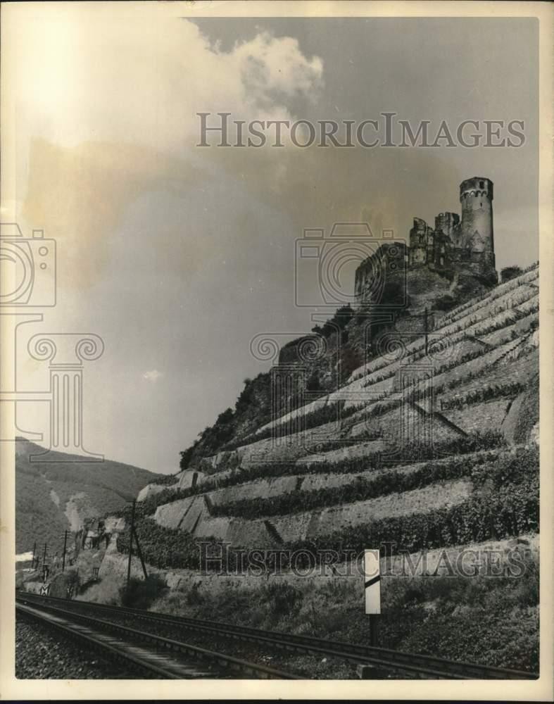1956 Press Photo Ruined Castle Damaged by the French, Located in Hesse, Germany 1956 Press Photo Ruined Castle Damaged by the French, Located in Hesse, Germany