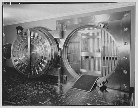 Photo:Huntington Long Island NY 1954 First Suffolk National Bank Vault
