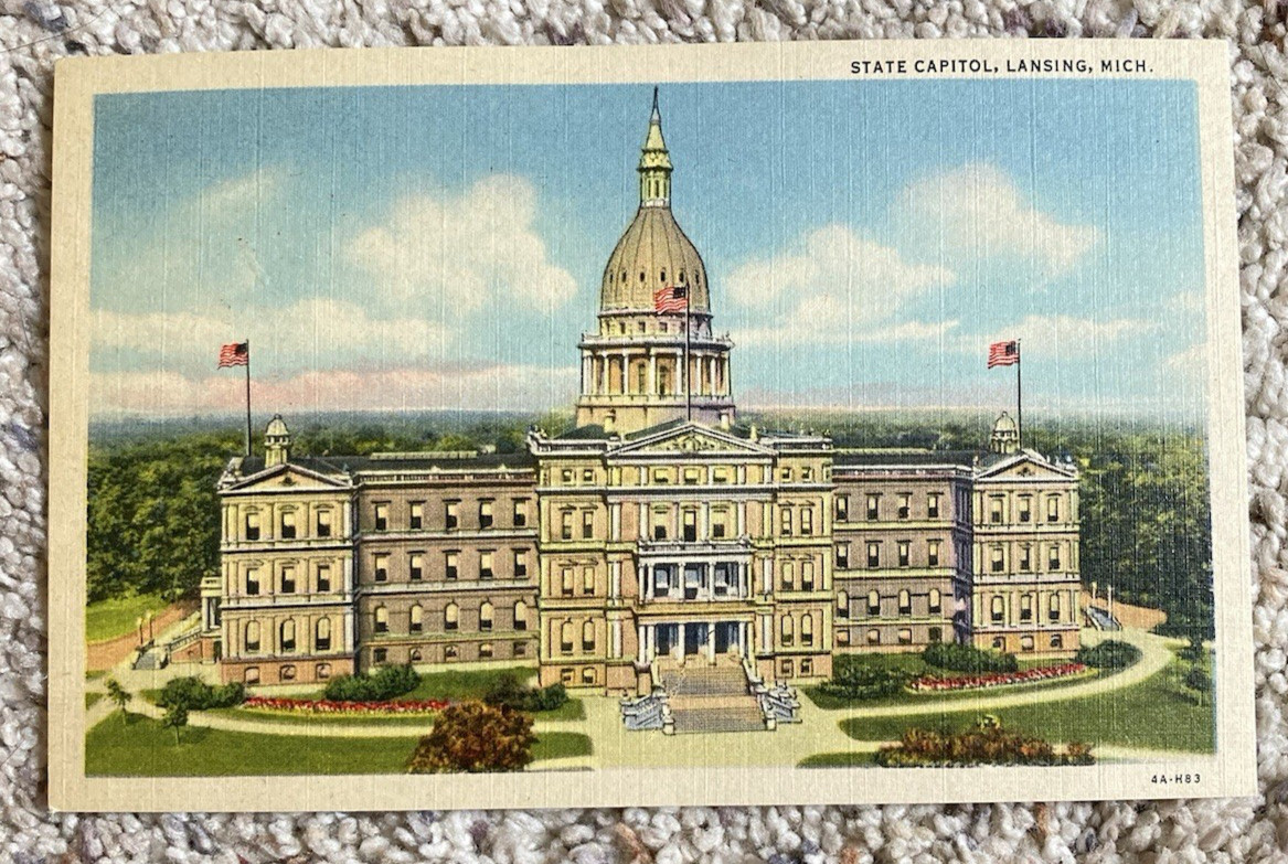 Vintage - Lansing Michigan State Capitol Building - Unused Postcard Vintage - Lansing Michigan State Capitol Building - Unused Postcard