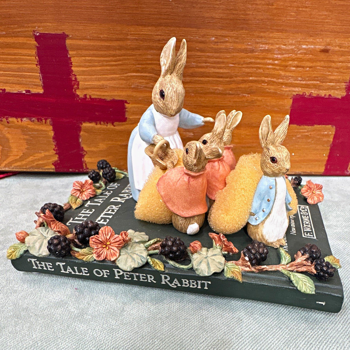 F. Warne & Co. Beatrix Potter Peter Rabbit Mrs Rabbit & Bunnies Figurine