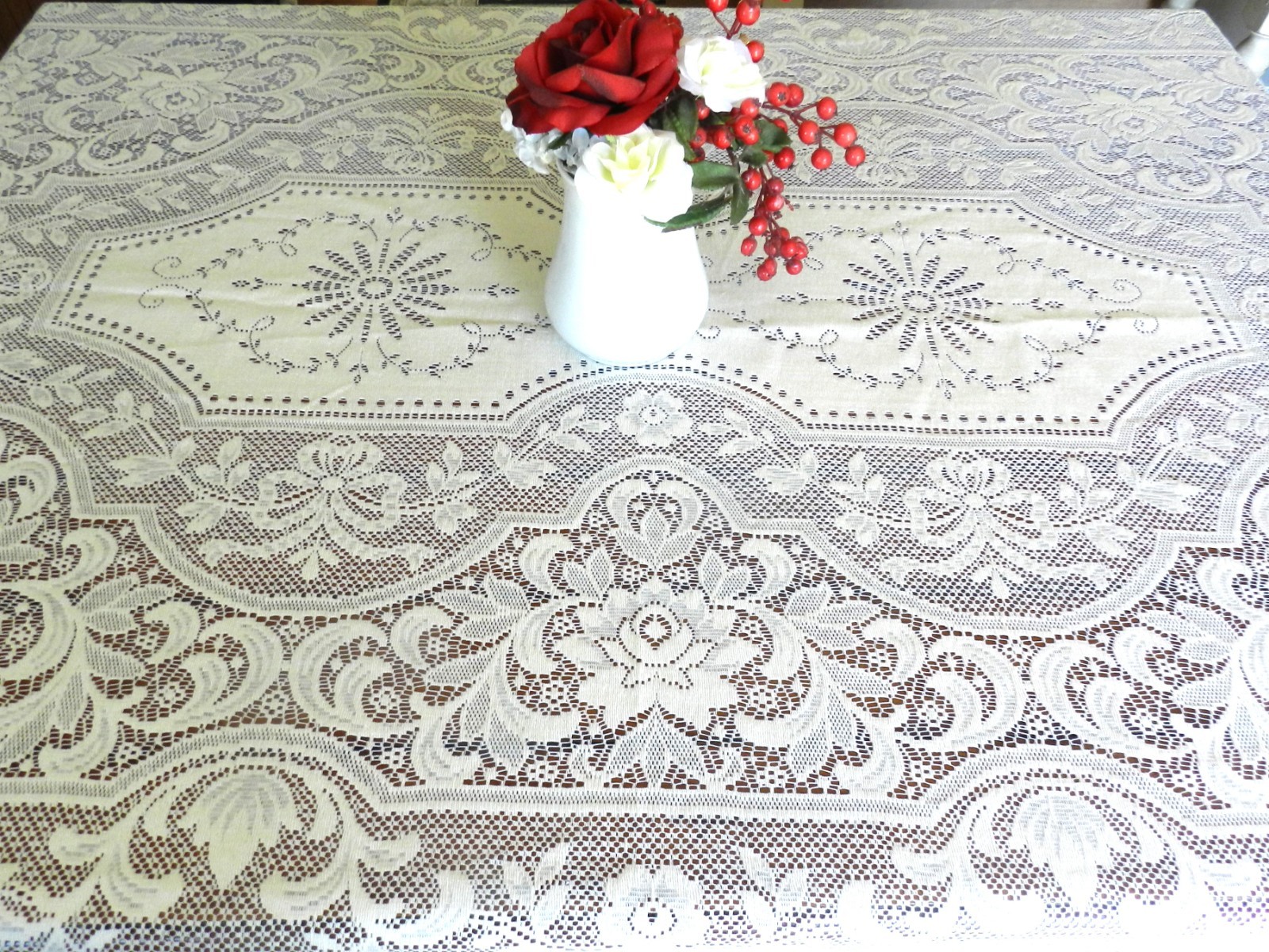 Vtg Heavy Lace Tablecloth, 70 x 102, excellent