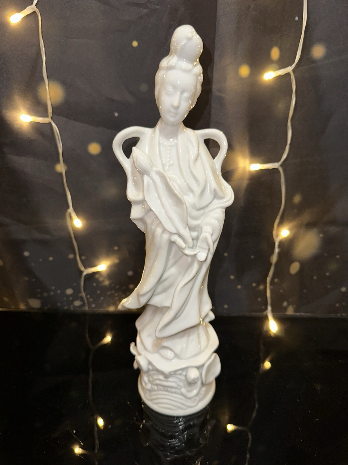 Vintage Chinese Quan Yin Goddess of Mercy White Porcelain Statue Figurine Buddha Vintage Chinese Quan Yin Goddess of Mercy White Porcelain Statue Figurine Buddha