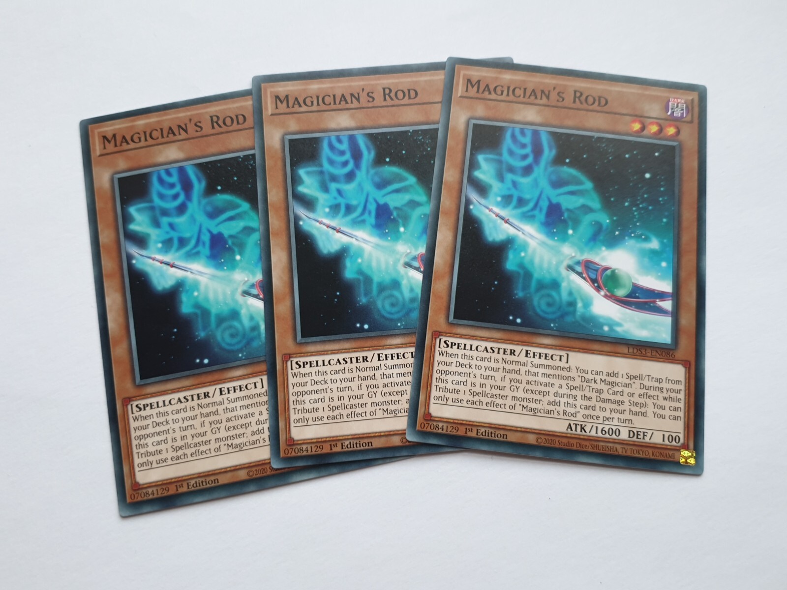 3 x Magician\'s Rod - LDS3-EN086 - NM - Yugioh Playset - Dark Magician Support 3 x Magician\'s Rod - LDS3-EN086 - NM - Yugioh Playset - Dark Magician Support