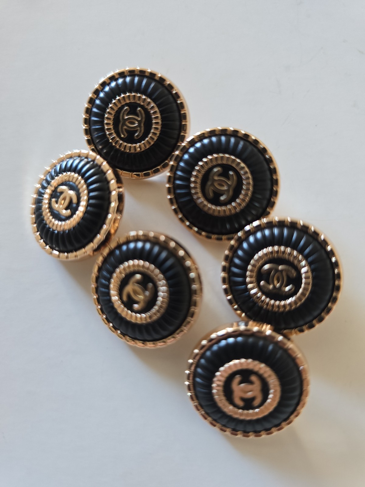 STAMPED Chanel lot of 6 Designer Black Gold Button Metal 23mm Heavy STAMPED Chanel lot of 6 Designer Black Gold Button Metal 23mm Heavy
