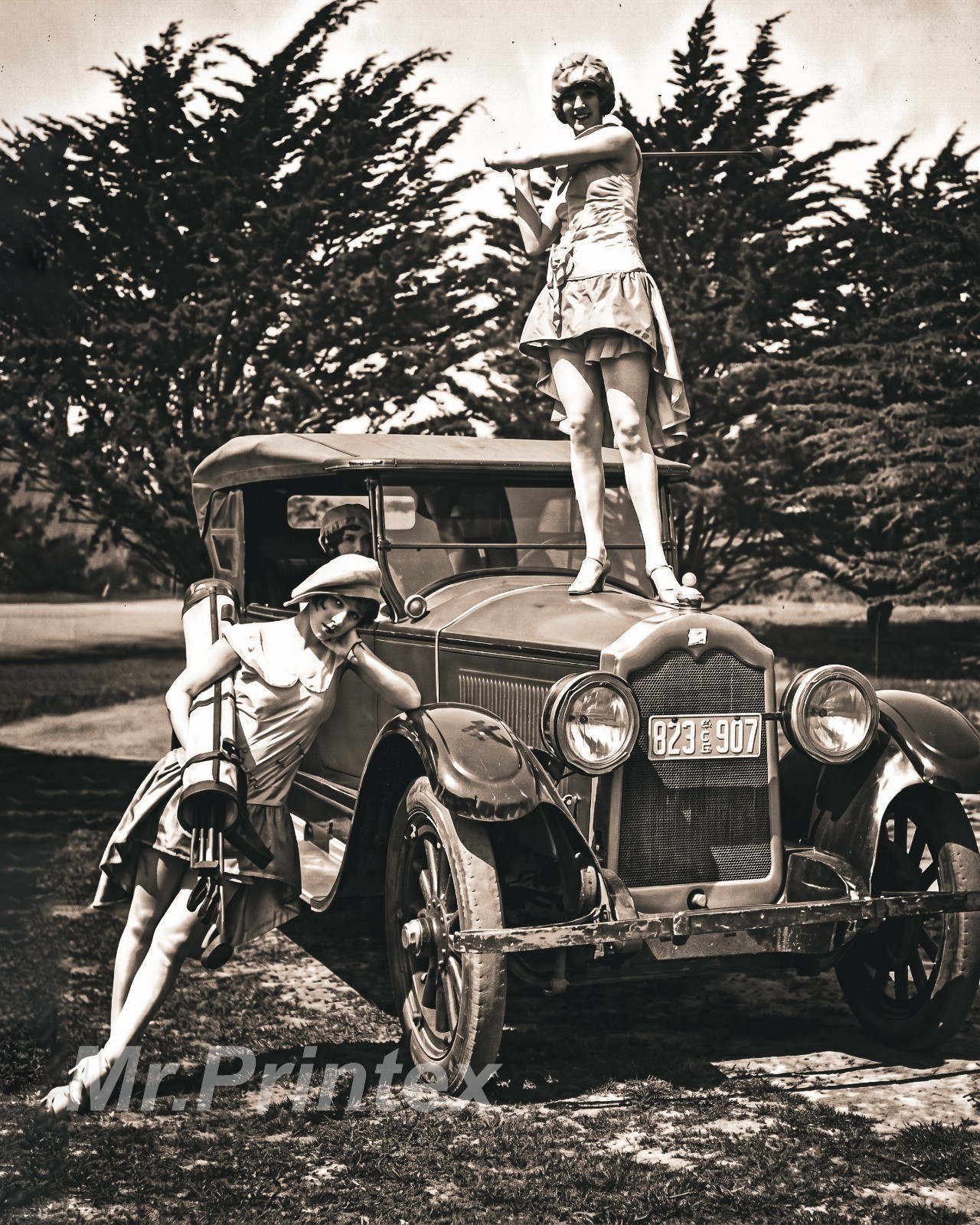 1920s Flapper Woman 💙 Vintage Car - 8x10 Publicity Photo - Archive