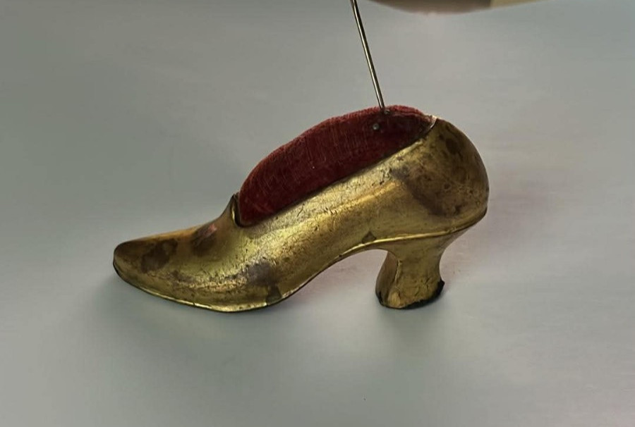 Antique Victorian Brass High Heeled Shoe Pin Cushion Red Velvet Antique Victorian Brass High Heeled Shoe Pin Cushion Red Velvet