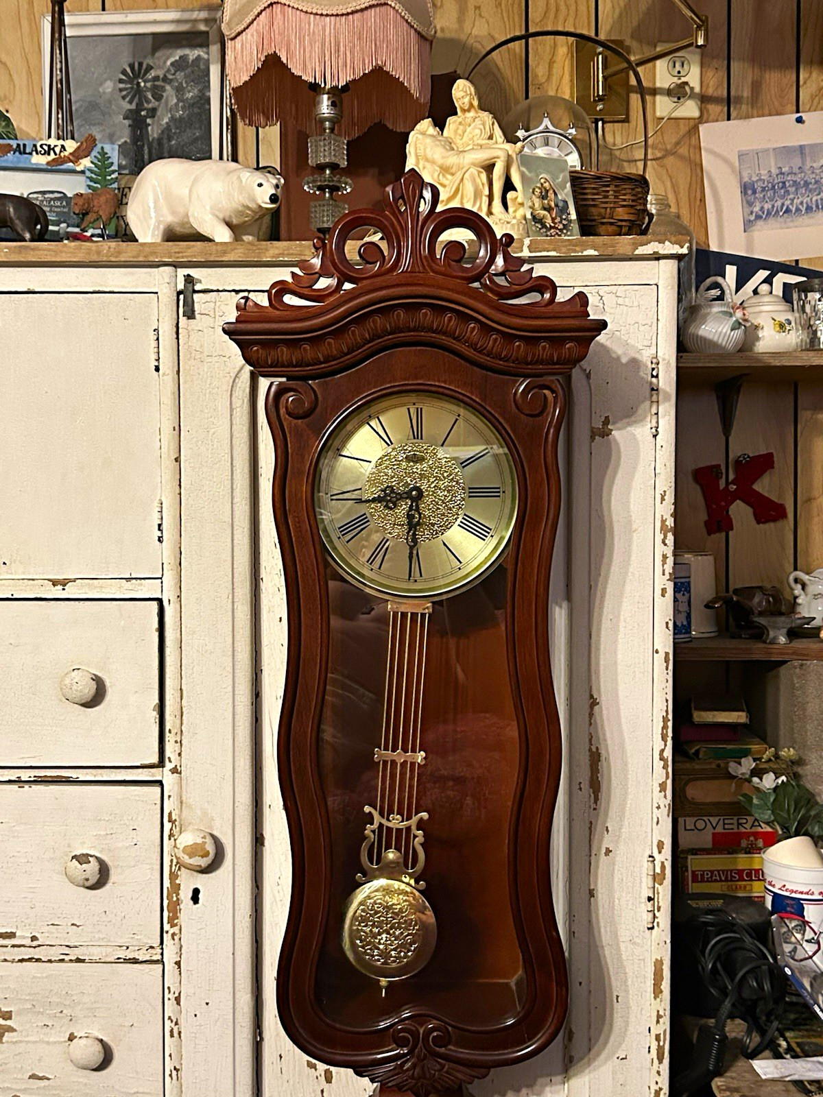 Beautiful Vintage-Style Westminster / Whittington Quartz Wall Clock with Chimes Beautiful Vintage-Style Westminster / Whittington Quartz Wall Clock with Chimes