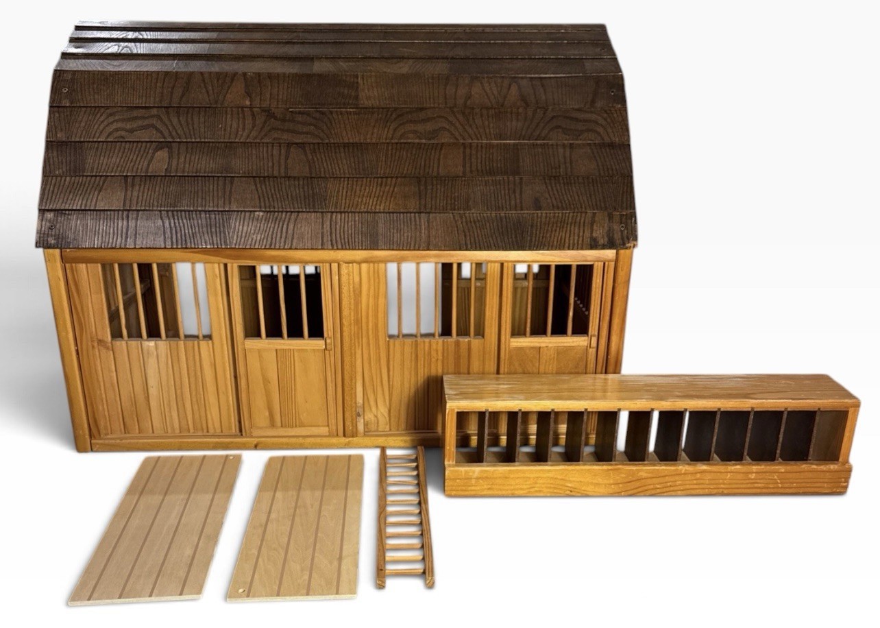 Breyer Deluxe Horsebarn Retired Wooden 2 Stall Stable Ladder Hayloft & More.
