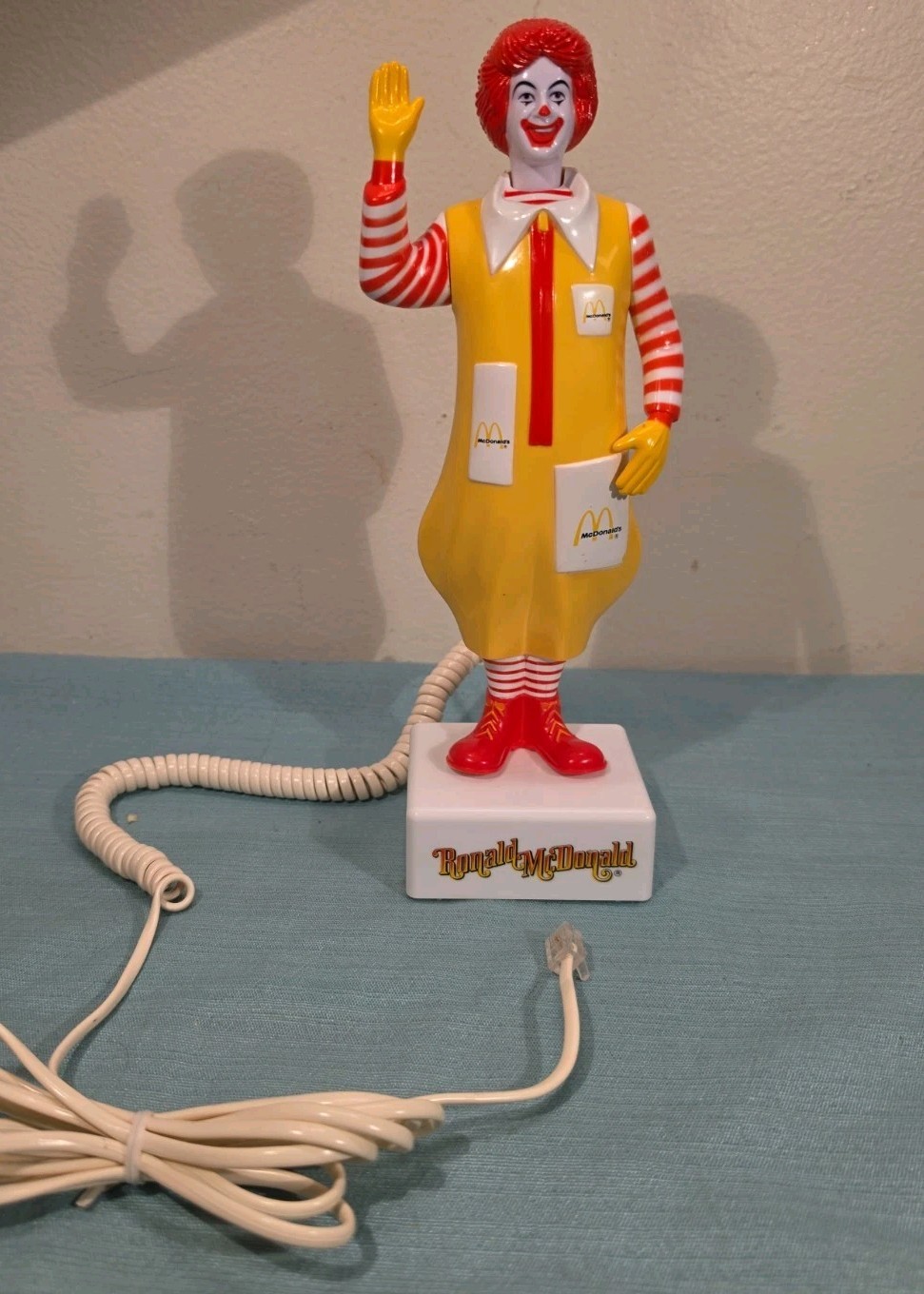 Vintage 1985 McDonald’s Ronald McDonald Telephone w/ Box & Paperwork Untested Vintage 1985 McDonald’s Ronald McDonald Telephone w/ Box & Paperwork Untested