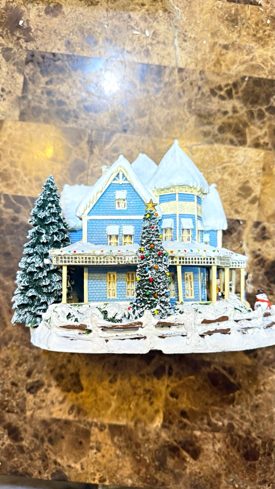 Hawthorne Village Thomas Kinkade Village Christmas House Illuminated Hawthorne Village Thomas Kinkade Village Christmas House Illuminated