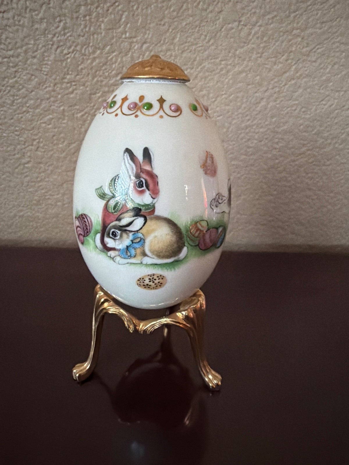 Vintage Lenox China Treasures Easter Egg Rabbits Bunny Gold Tone Stand 1995