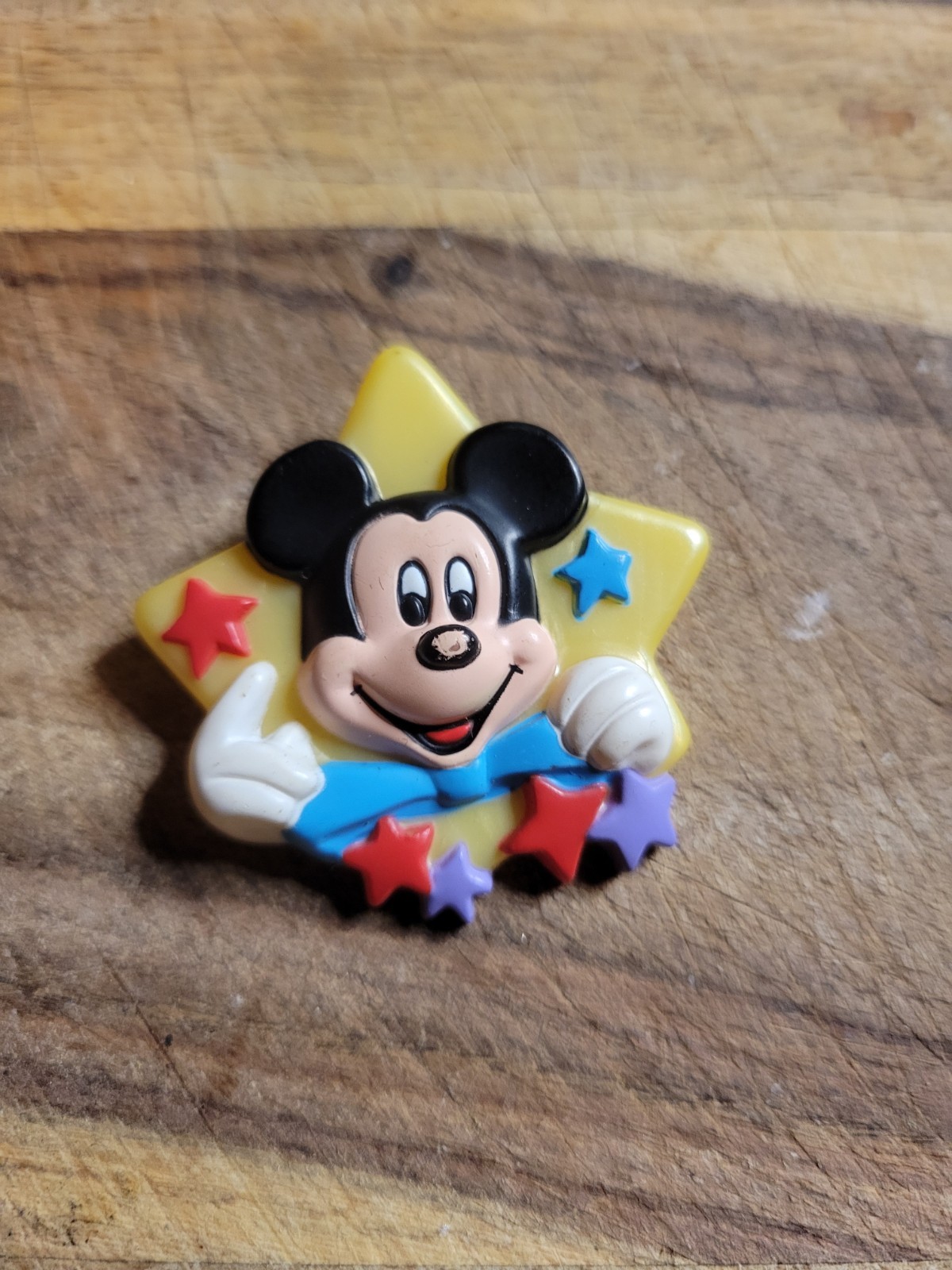 Vintage Avon Disney Mickey Mouse Star Pin 1989 Brooch