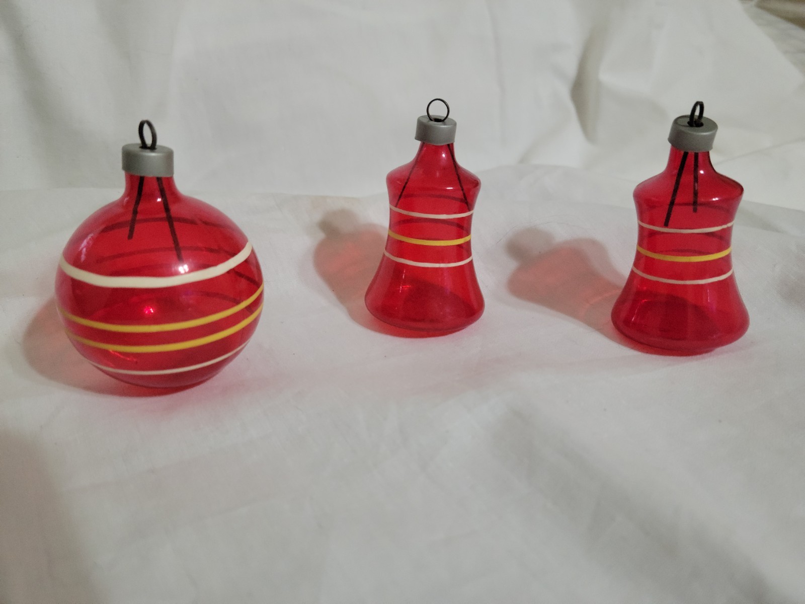 3 Vntg 1940s WW11 Unsilvered Red Glass Ball/Bells Christmas Ornaments