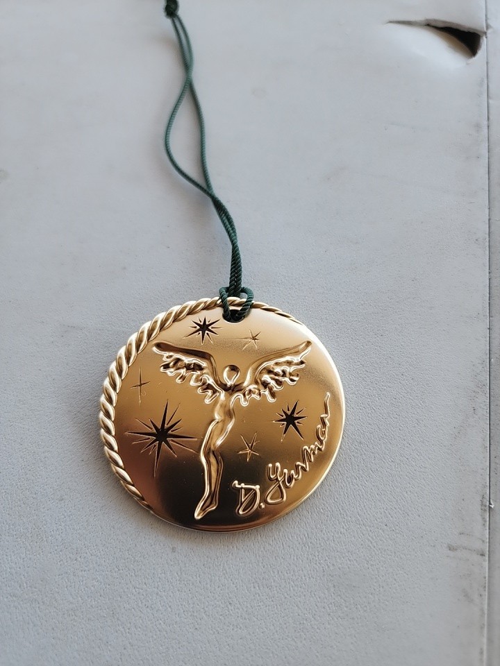 David Yurman Limited Edition 2025 Gold Holiday Angel Medallion Ornament Pendant David Yurman Limited Edition 2025 Gold Holiday Angel Medallion Ornament Pendant
