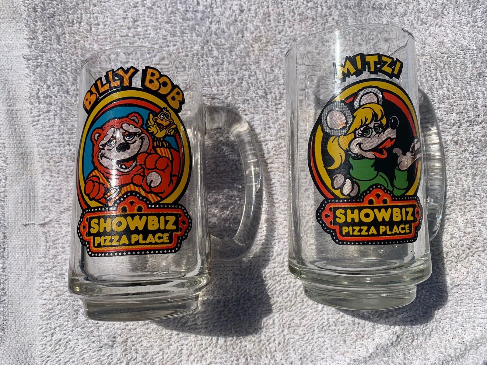 Set Vintage 1980’s Showbiz Pizza Glasses Mugs Billy Bob Mitzi Exc Decal 16 oz