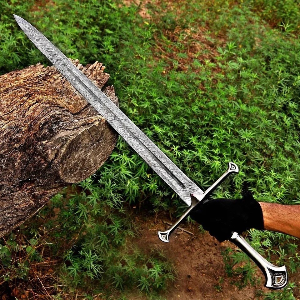 Hand-Forged Medieval Longsword, Damascus Steel Knight Sword with Leather Grip