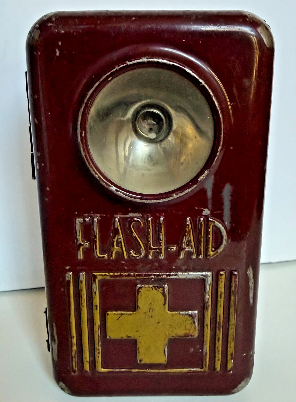 Vintage Lewyt FLASH-AID Combination Flashlight First Aid Kit Metal Case Art Deco Vintage Lewyt FLASH-AID Combination Flashlight First Aid Kit Metal Case Art Deco