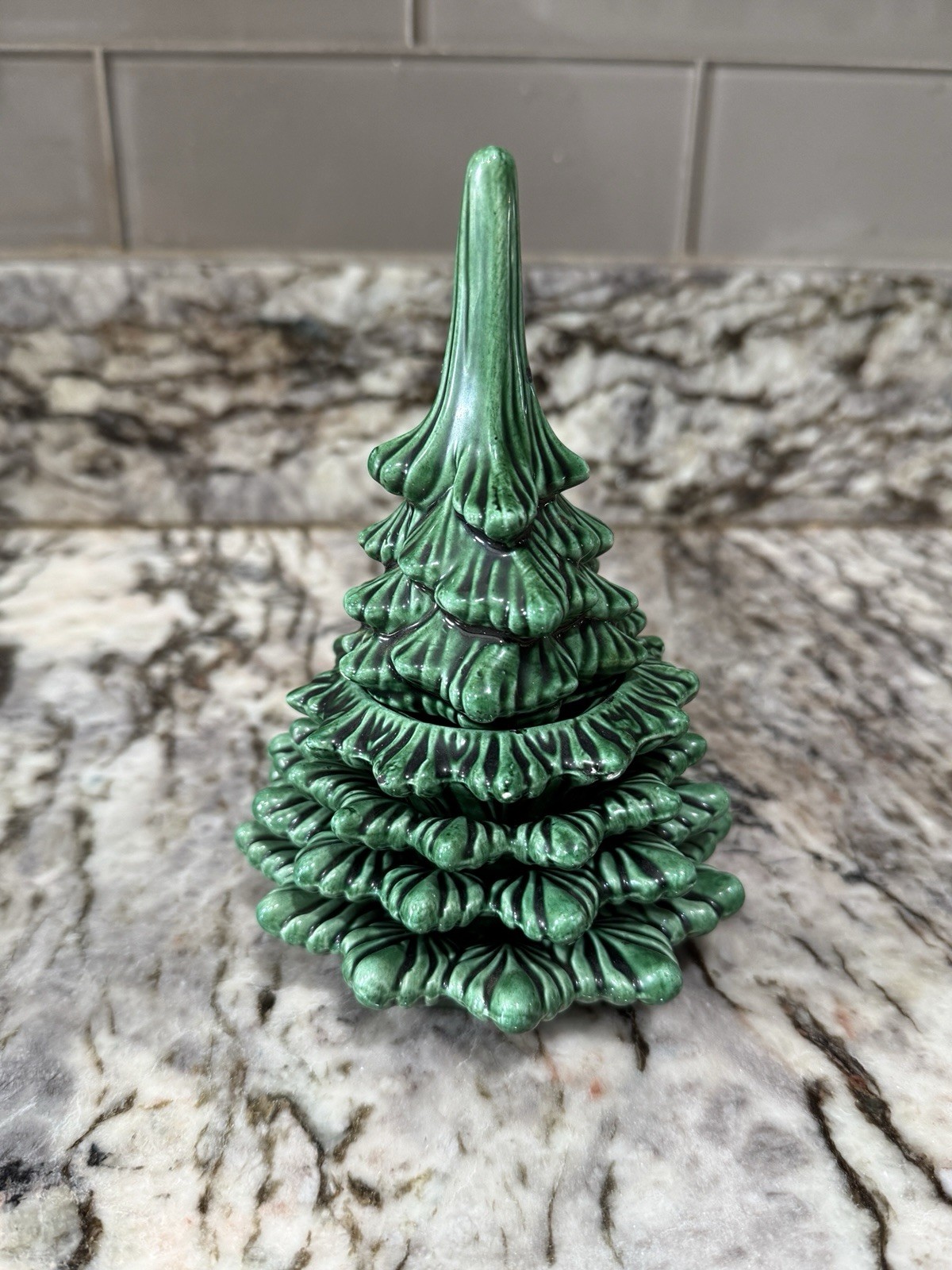 VINTAGE MCM STACKABLE CHRISTMAS TREE CIGARETTE LIGHTER and ASHTRAYS