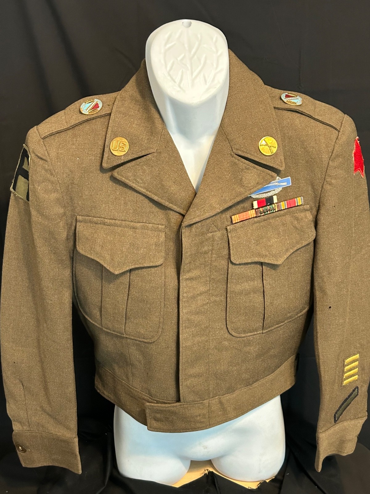 Original WW2 US Army Ike Jacket Named 6th ID, 1st Army, 1st Inf Reg, CIB, 34 S