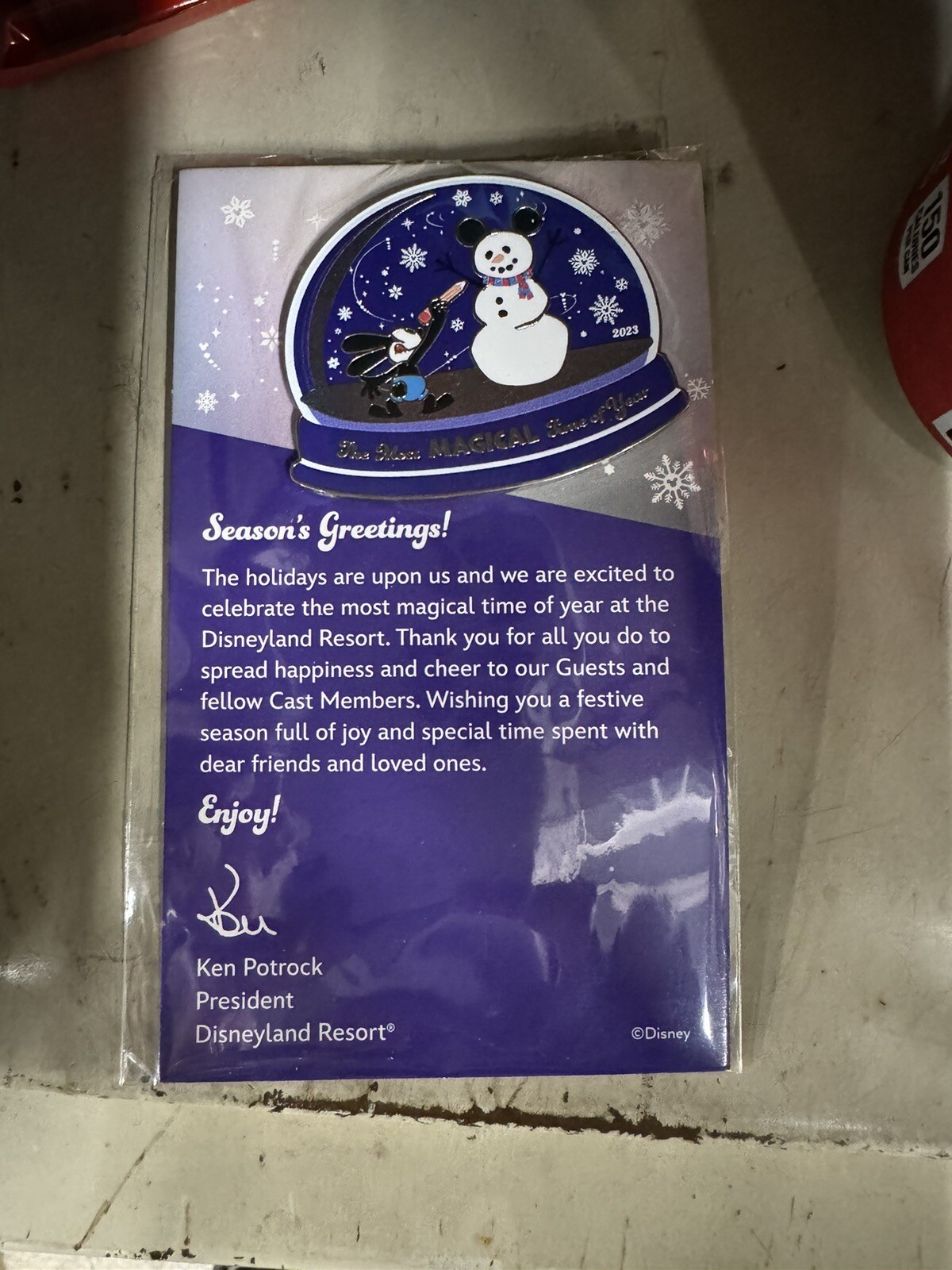 DLR Disneyland Cast Member Exclusive Holiday Pin -Oswald Season’s Greetings 2023 DLR Disneyland Cast Member Exclusive Holiday Pin -Oswald Season’s Greetings 2023