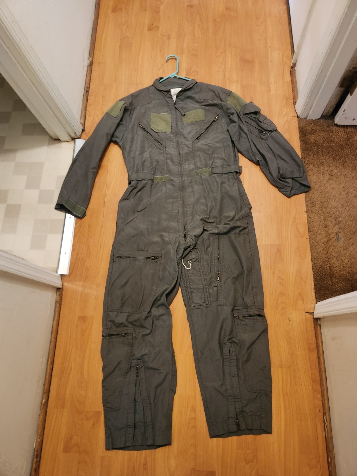 Vintage US Military CWU-27/P Flight Suit Flyers Coveralls Mens 44S Green Vintage US Military CWU-27/P Flight Suit Flyers Coveralls Mens 44S Green