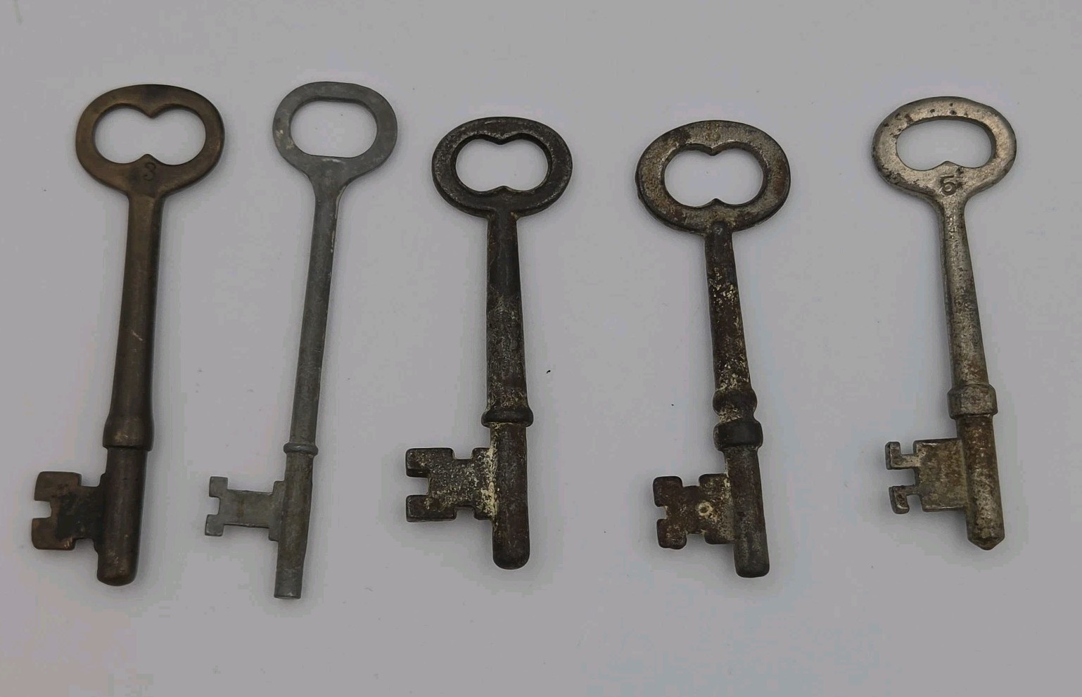 Vtg Antique Skeleton Keys Lot of 5 Iron Steel Ornate Bow Barrel Bit Keys