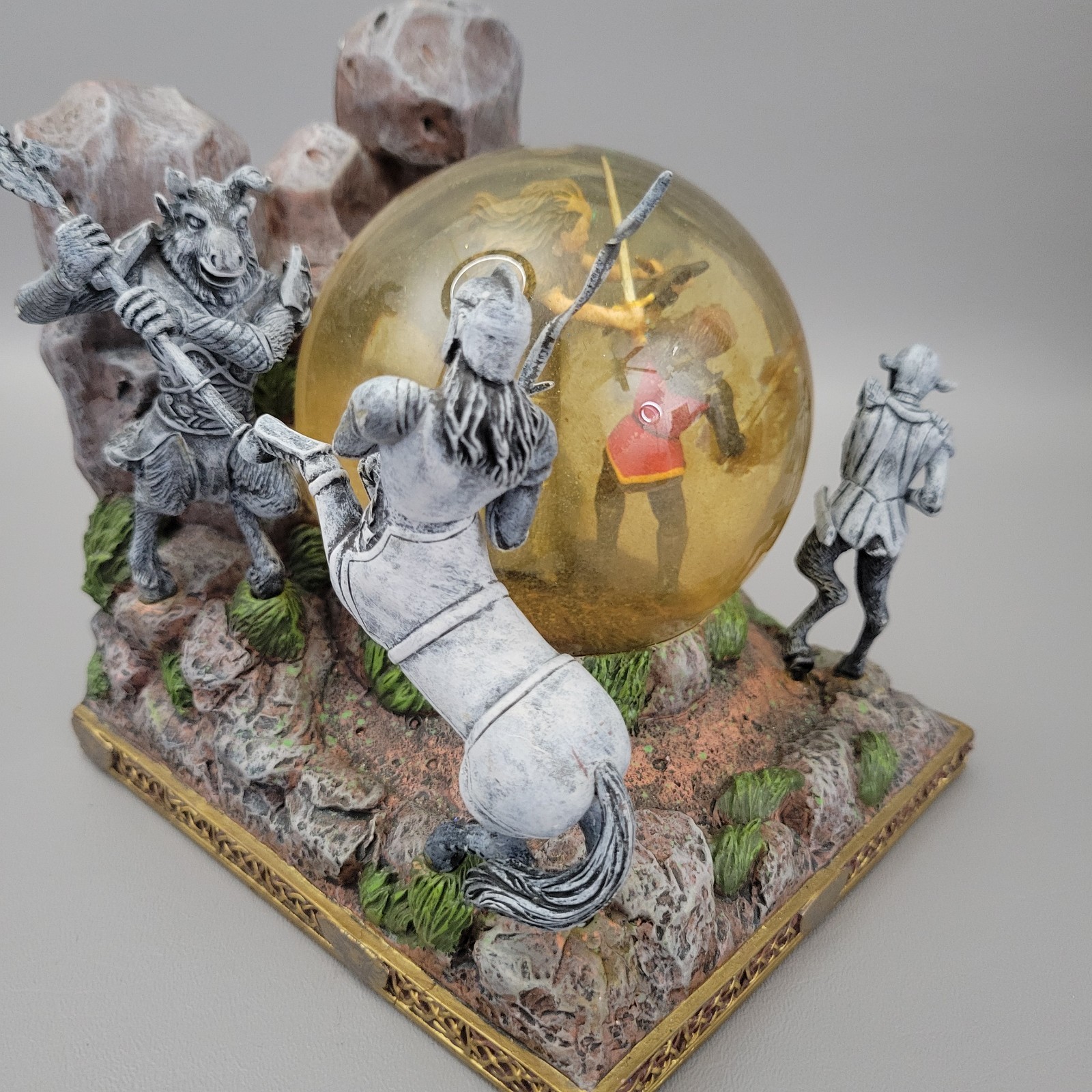 Disney Chronicles of Narnia Water Globe Disney Chronicles of Narnia Water Globe