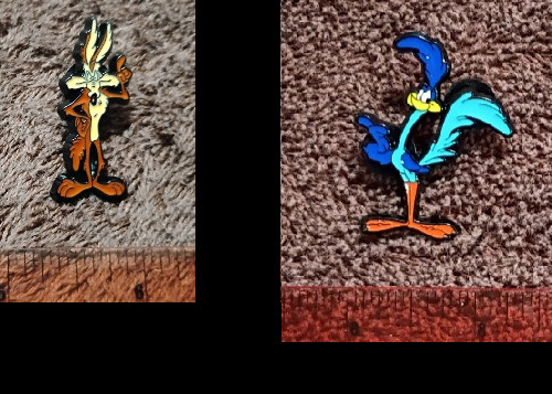 2pc LOONEY TUNES PIN SET enamel pins lot wile e coyote e. road runner roadrunner 2pc LOONEY TUNES PIN SET enamel pins lot wile e coyote e. road runner roadrunner