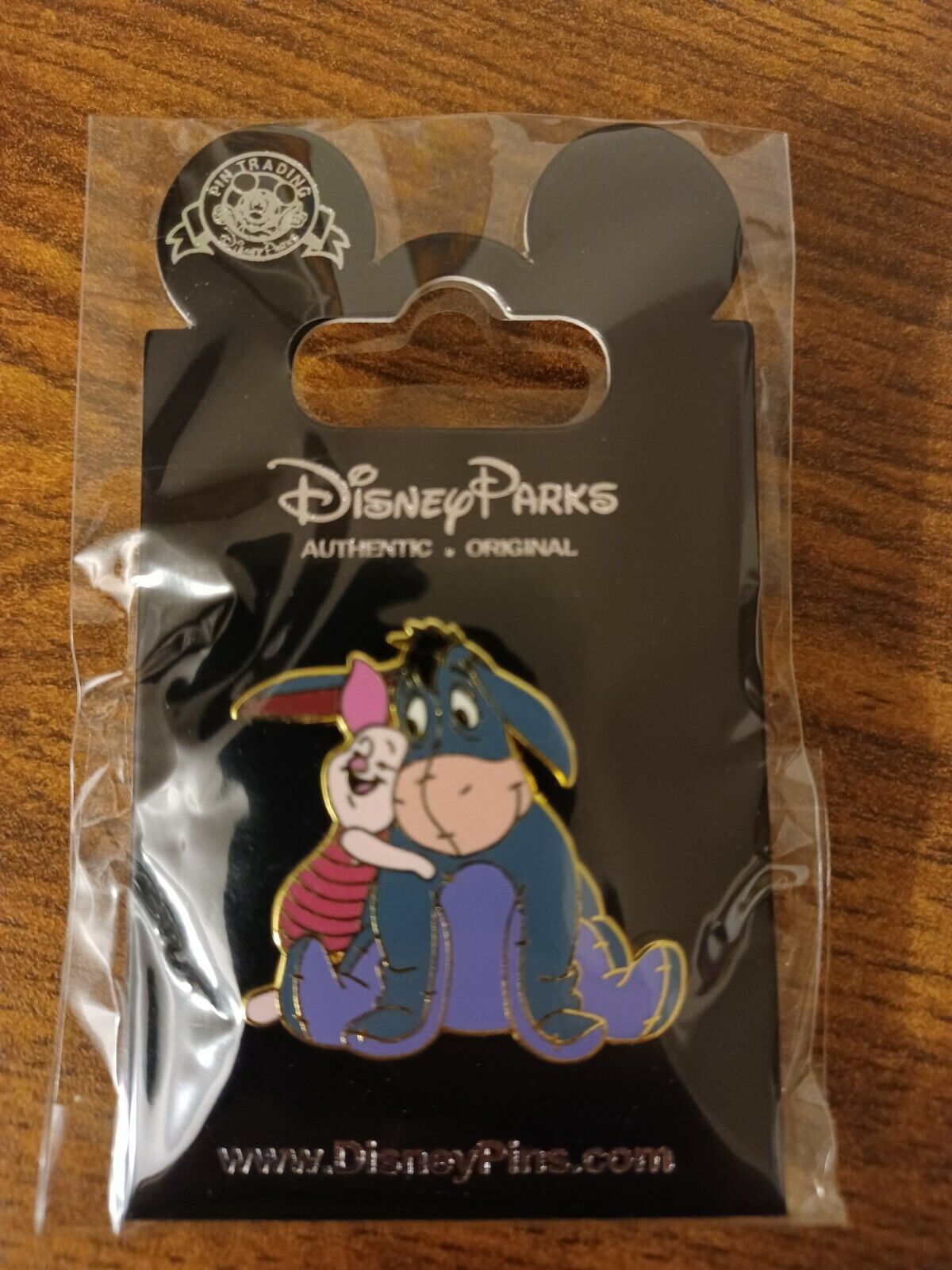 2007 Disney Piglet & Eeyore Hugging Pin With Packing