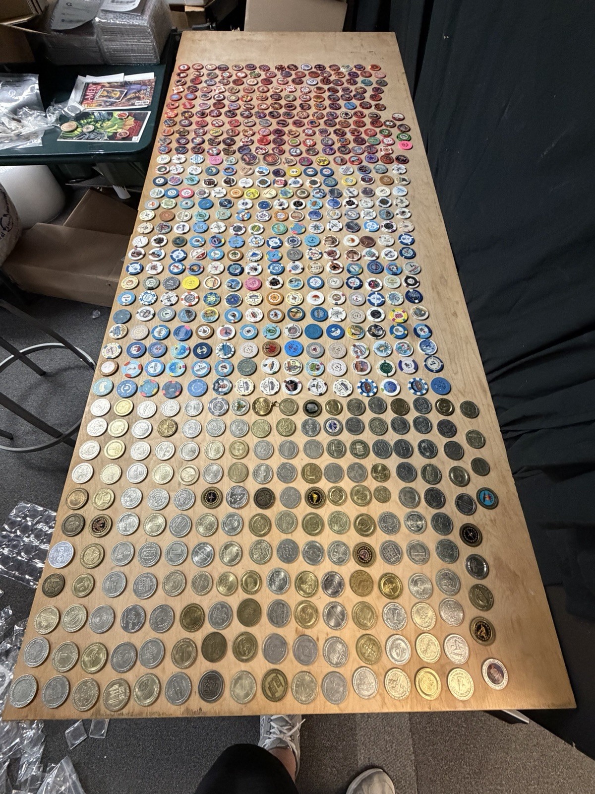 HUGE Lot of 585 Vintage Casino Chips & Tokens Las Vegas Obsolete Limited Ed HUGE Lot of 585 Vintage Casino Chips & Tokens Las Vegas Obsolete Limited Ed