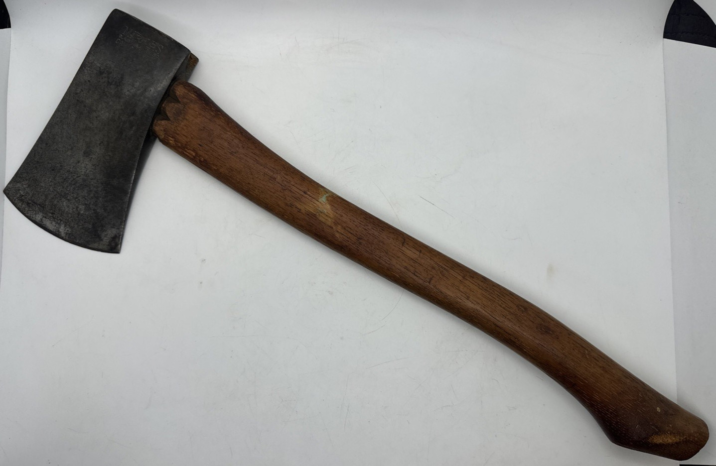 ORIGINAL VINTAGE MARBLES NO. 10 CAMP AXE WITH NAIL PULLER GLADSTONE MICHIGAN ORIGINAL VINTAGE MARBLES NO. 10 CAMP AXE WITH NAIL PULLER GLADSTONE MICHIGAN
