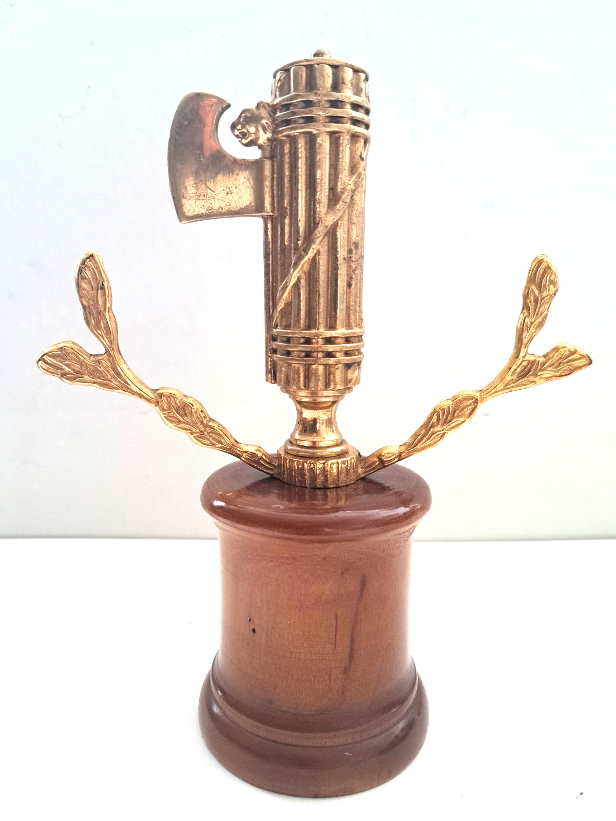 Italian Military - Fascist Littorio Sculpture - Brass and Wood - (44/11) Italian Military - Fascist Littorio Sculpture - Brass and Wood - (44/11)