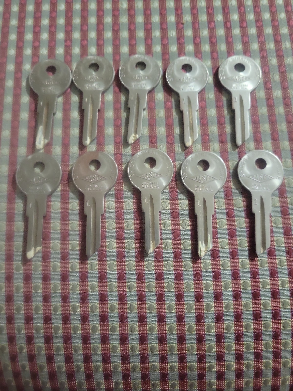 10 Vintage BASCO Briggs & Stratton Uncut Key Blank Groove 1 #1 Milwaukee USA NOS 10 Vintage BASCO Briggs & Stratton Uncut Key Blank Groove 1 #1 Milwaukee USA NOS
