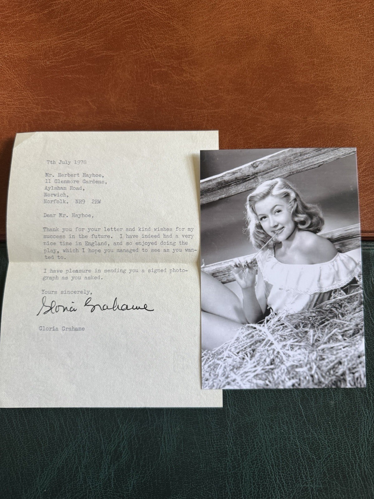 (BF4) RARE GLORIA GRAHAME VINTAGE SIGNED AUTOGRAPH ACTRESS IT'S A WONDERFUL LIFE (BF4) RARE GLORIA GRAHAME VINTAGE SIGNED AUTOGRAPH ACTRESS IT'S A WONDERFUL LIFE