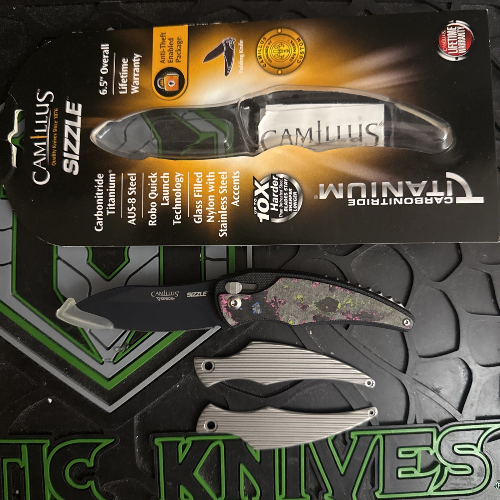 Camillus Sizzle 80’s Camo Carbon Scales - Ultra Rare Sold Out Brand New Camillus Sizzle 80’s Camo Carbon Scales - Ultra Rare Sold Out Brand New