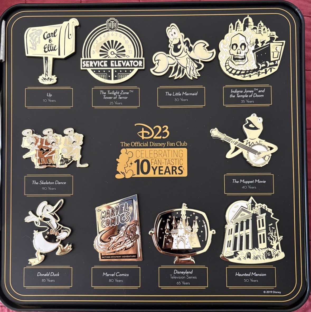 π 2019 Disney D23 Fan Club Gold Member 10 Pin Set - Boxed Fan-Tastic 10 Years π 2019 Disney D23 Fan Club Gold Member 10 Pin Set - Boxed Fan-Tastic 10 Years