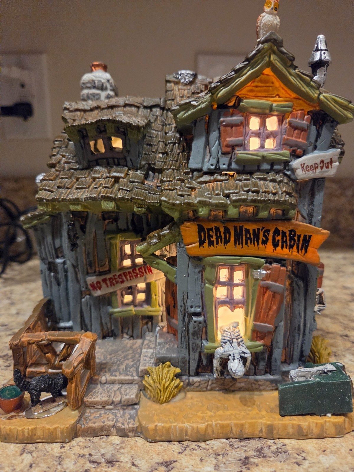Lemax Spooky Town Dead Man's Cabin #45676 Lemax Spooky Town Dead Man's Cabin #45676