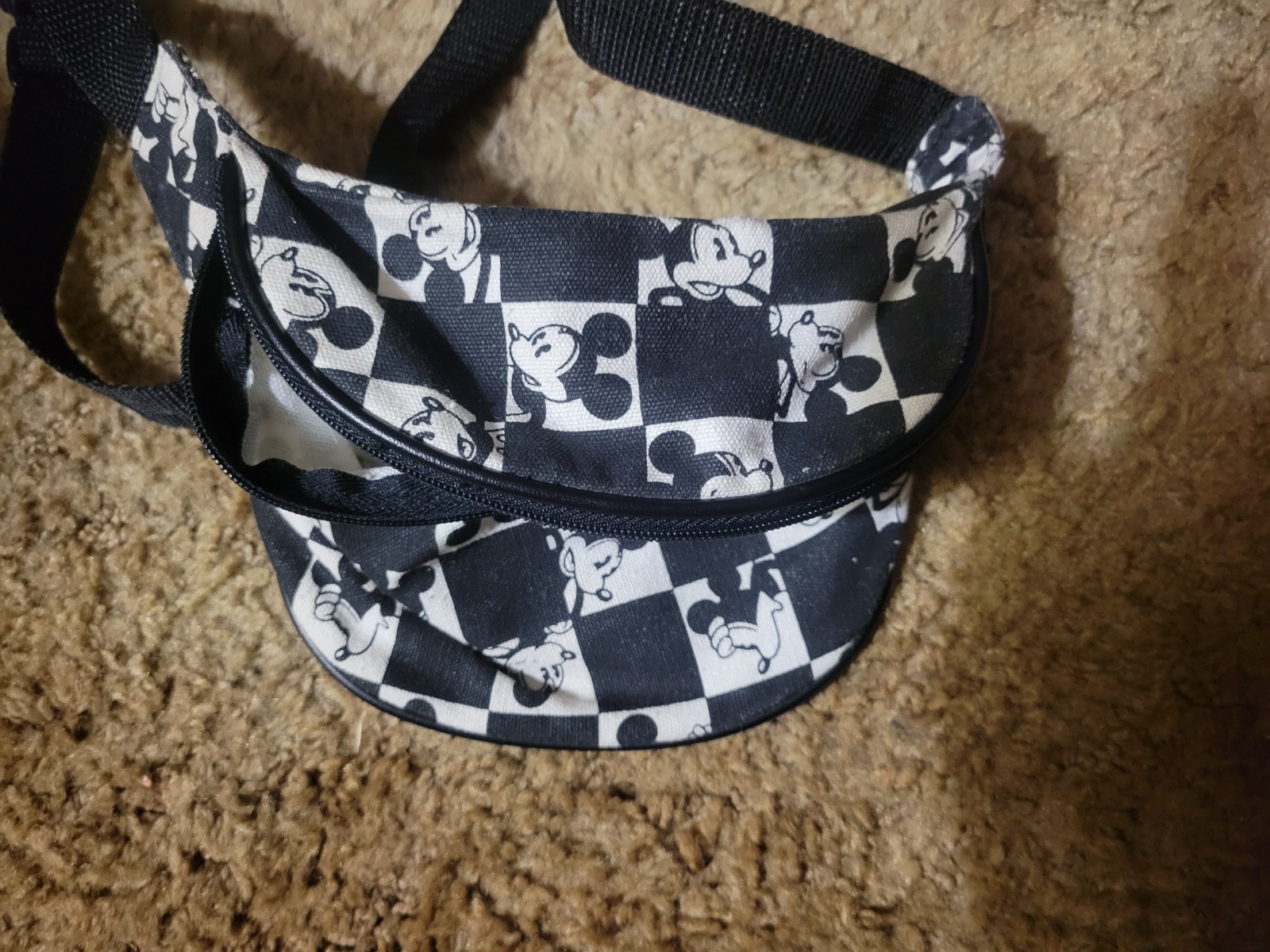 EXTREMELY RARE Vintage 90s Mickey Unlimited checkered Fanny Glentex Disney Retro EXTREMELY RARE Vintage 90s Mickey Unlimited checkered Fanny Glentex Disney Retro