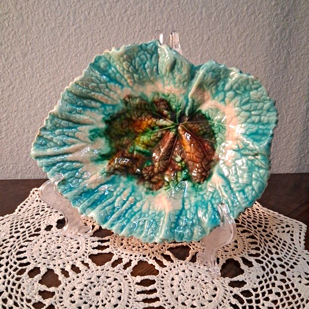 Antique 19th Century Majolica Estruscan Begonia Leaf Antique 19th Century Majolica Estruscan Begonia Leaf