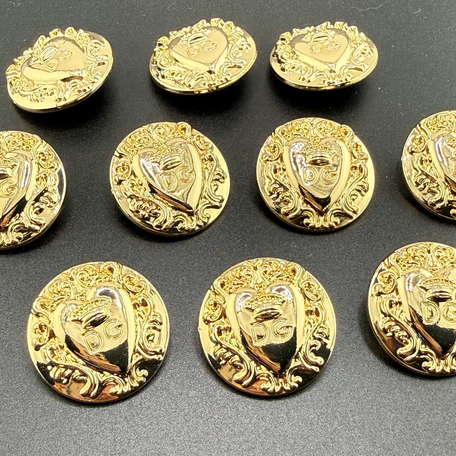 10 LARGE DOLCE GABBANA BUTTONS DG LOGO ROUND LIGHT GOLD METAL 26MM VINTAGE 10 LARGE DOLCE GABBANA BUTTONS DG LOGO ROUND LIGHT GOLD METAL 26MM VINTAGE