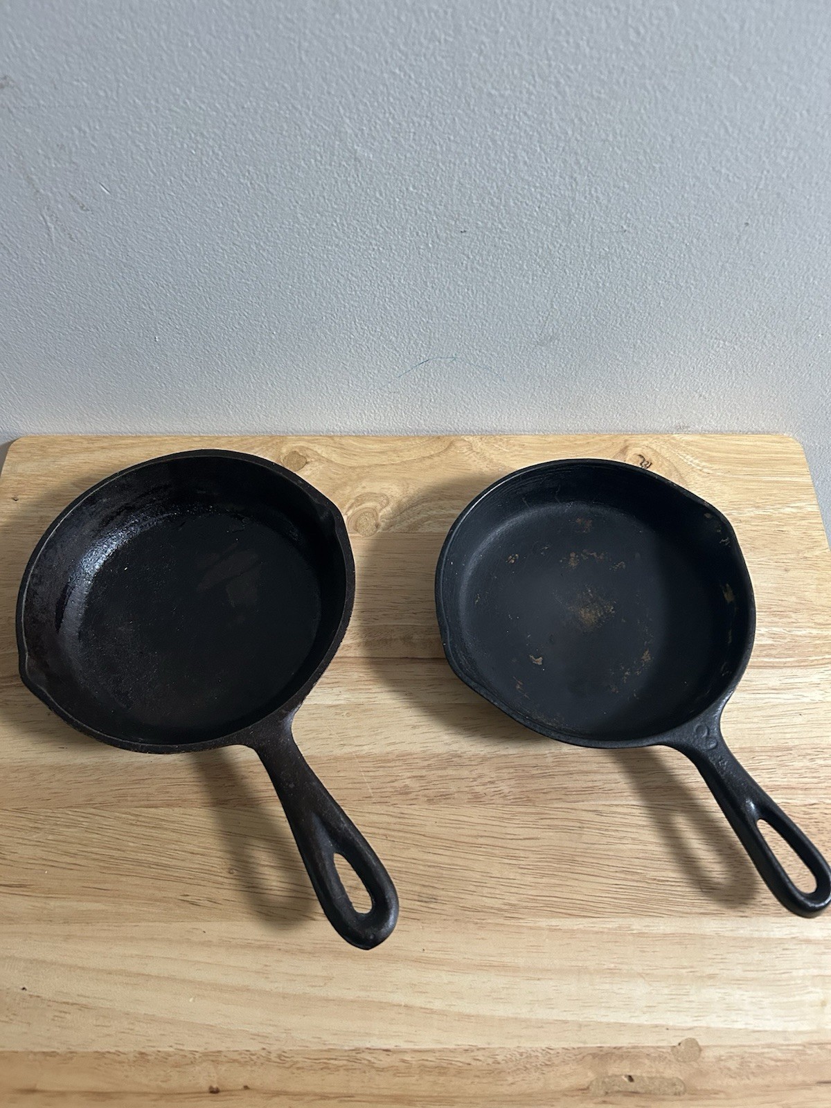 # 3 Skillet Cast Iron 3 Notches-Double Pour set of 2 Durable Heavy Duty cookware