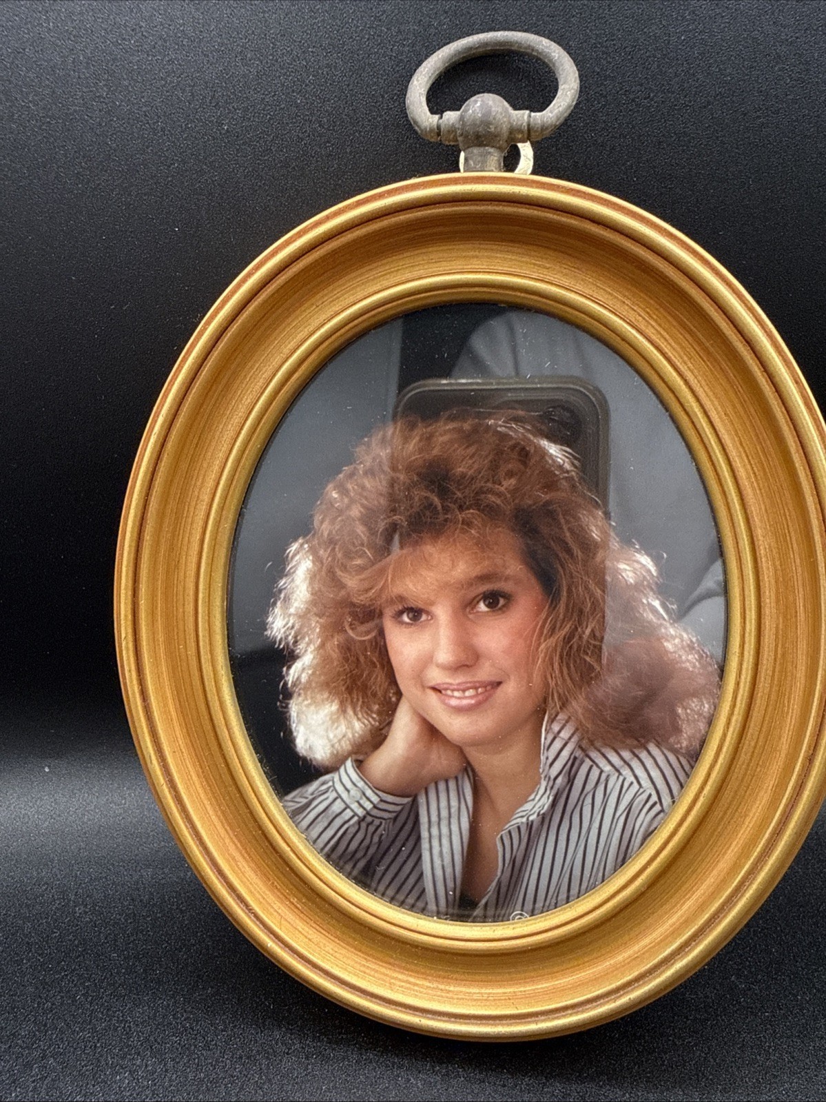 Oval Picture Frame Gold Oval Plastic 6.75 In Wall Hanging Vintage 80s